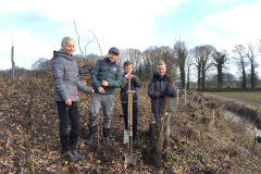2018  Leerlingen groep 8 van de Meester Meinen school helpen mee met planten